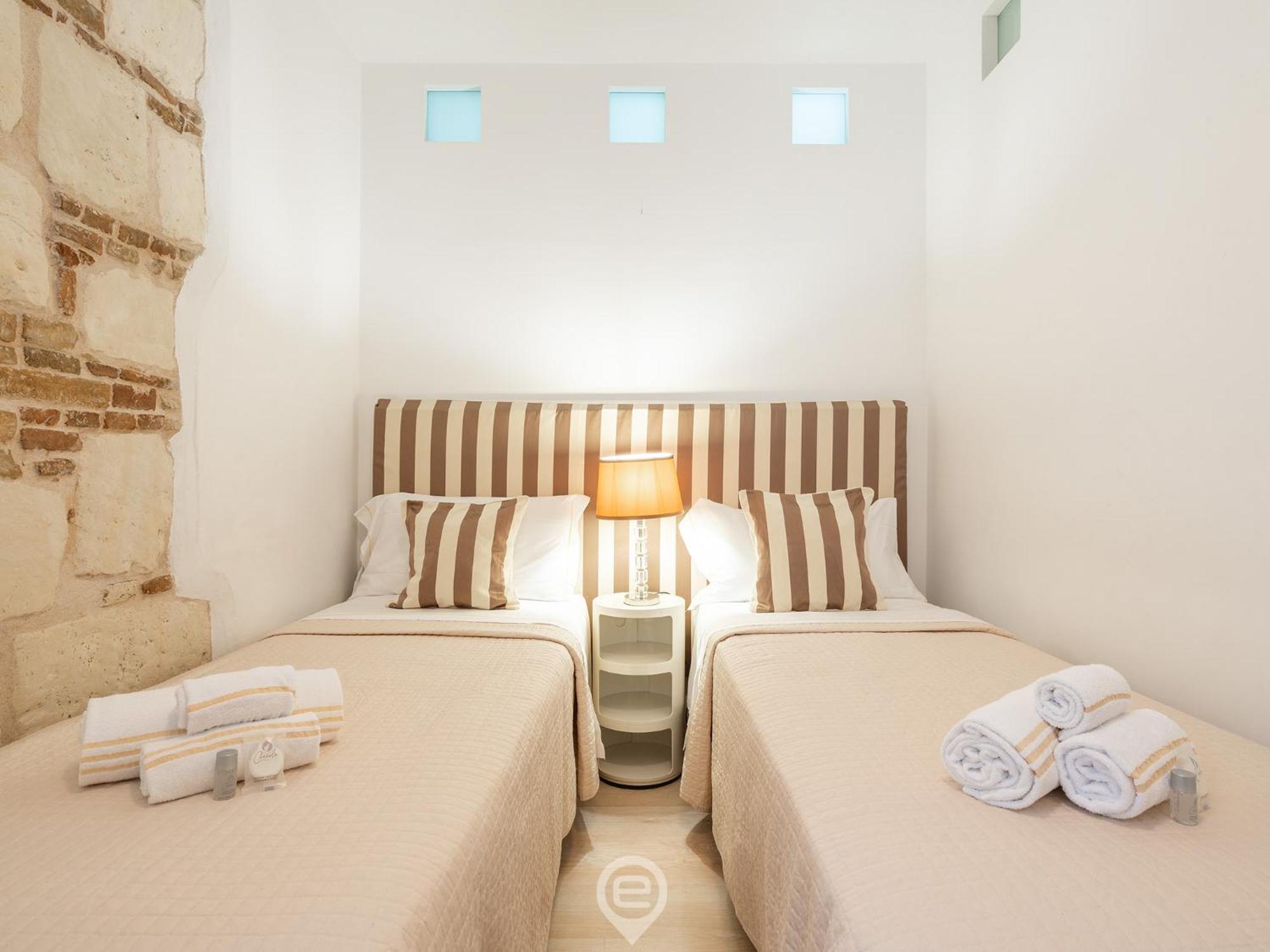Charming Apartment In The City Center Cagliari Kültér fotó