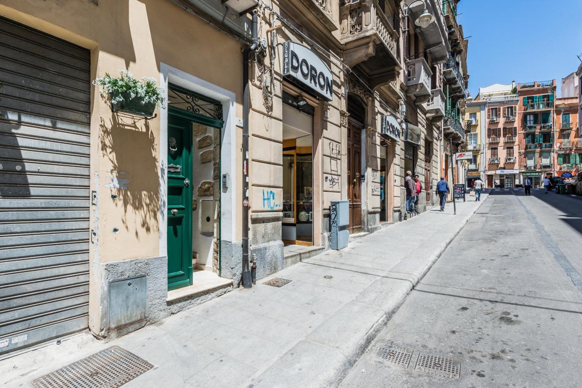 Charming Apartment In The City Center Cagliari Kültér fotó