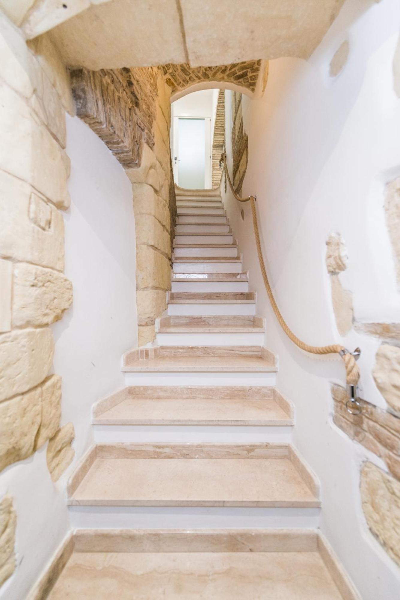Charming Apartment In The City Center Cagliari Kültér fotó
