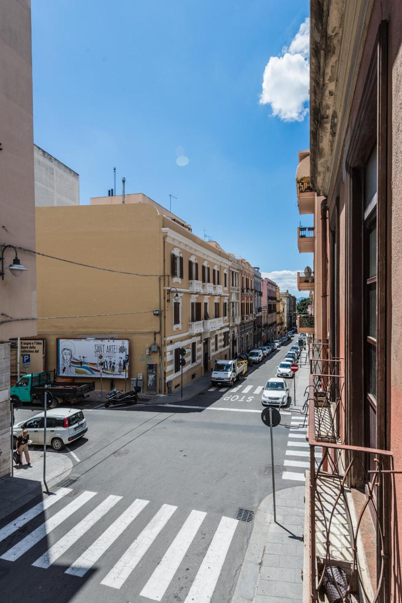 Charming Apartment In The City Center Cagliari Kültér fotó