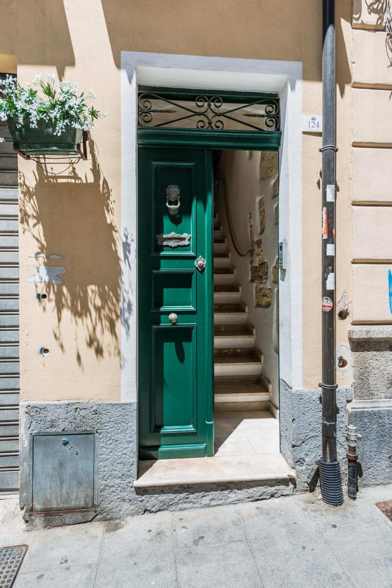 Charming Apartment In The City Center Cagliari Kültér fotó